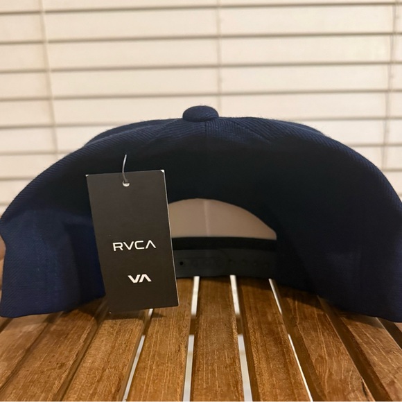 NWT RVCA Script Logo SnapBack Navy - Picture 3 of 4